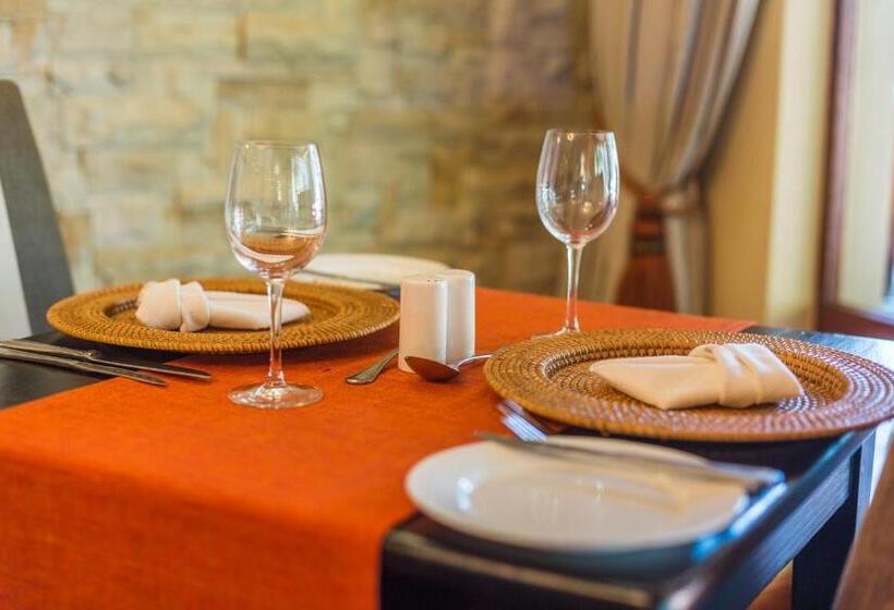 Курорт Sondela Nature Reserve & Spa Country House