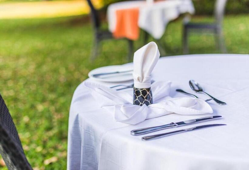 Курорт Sondela Nature Reserve & Spa Country House