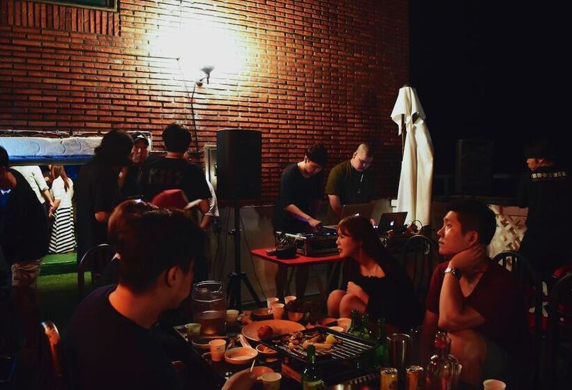 Sumsum Guest House   Hostel