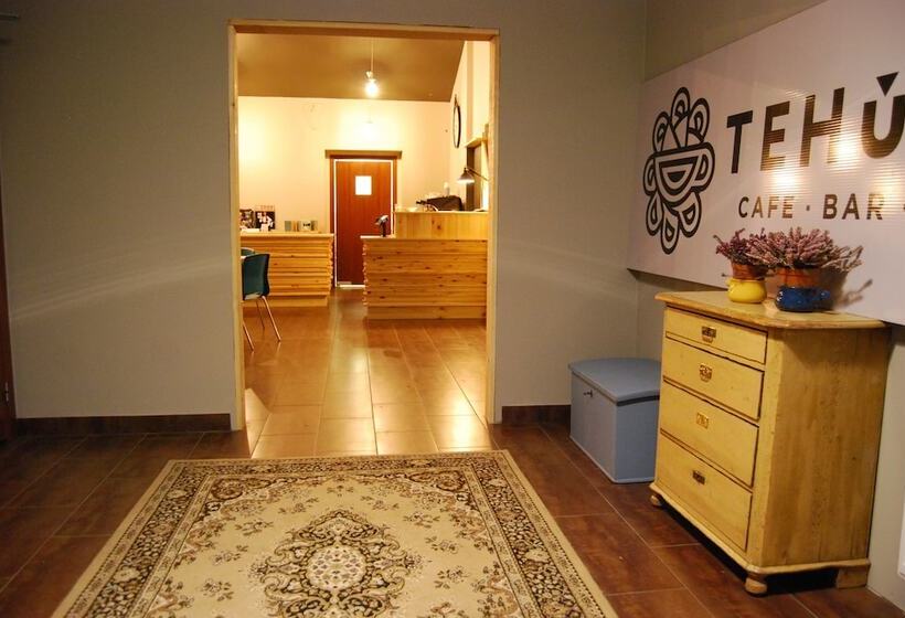Tehusið Hostel