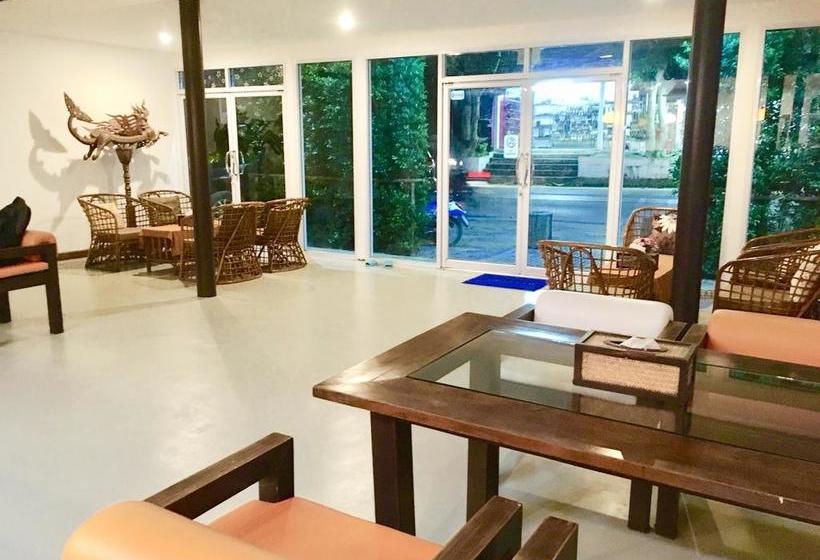 The Corner Transit Hostel