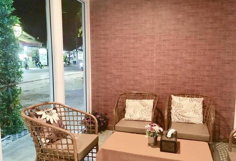 The Corner Transit Hostel