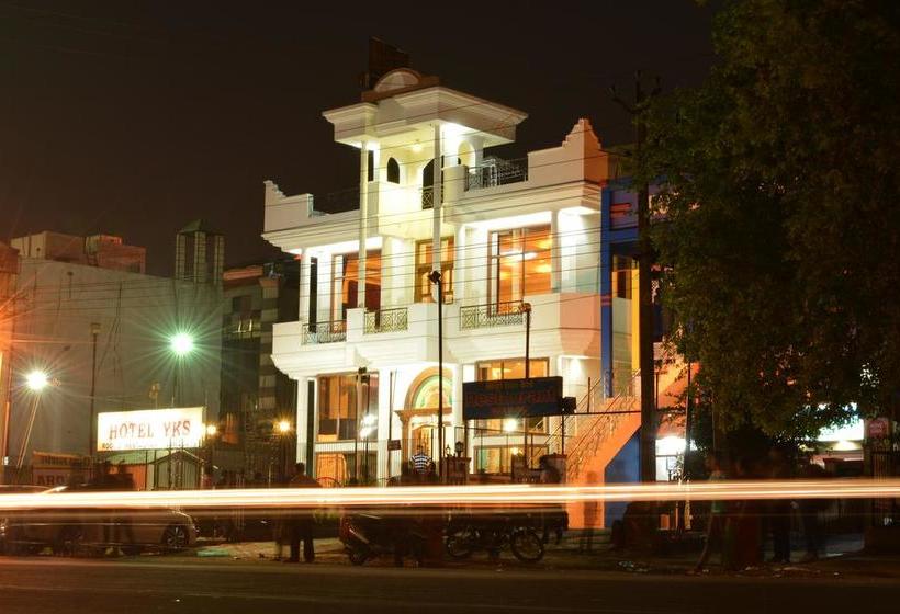 Отель Yks