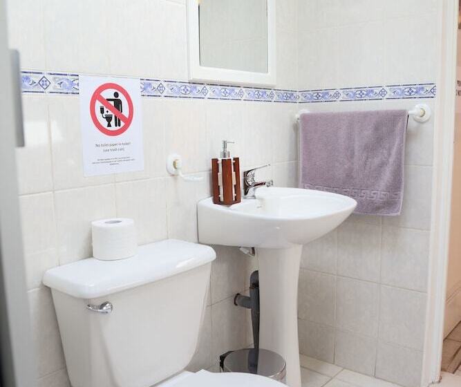 ユースホステル Casa Suiza