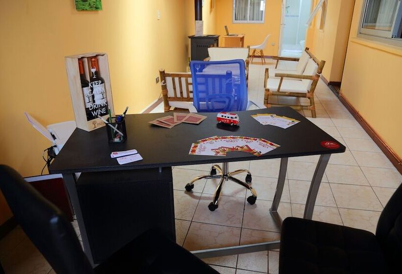 ユースホステル Casa Suiza