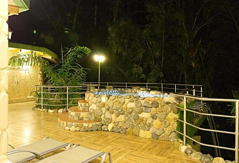 Arahuana Jungle Resort & Spa