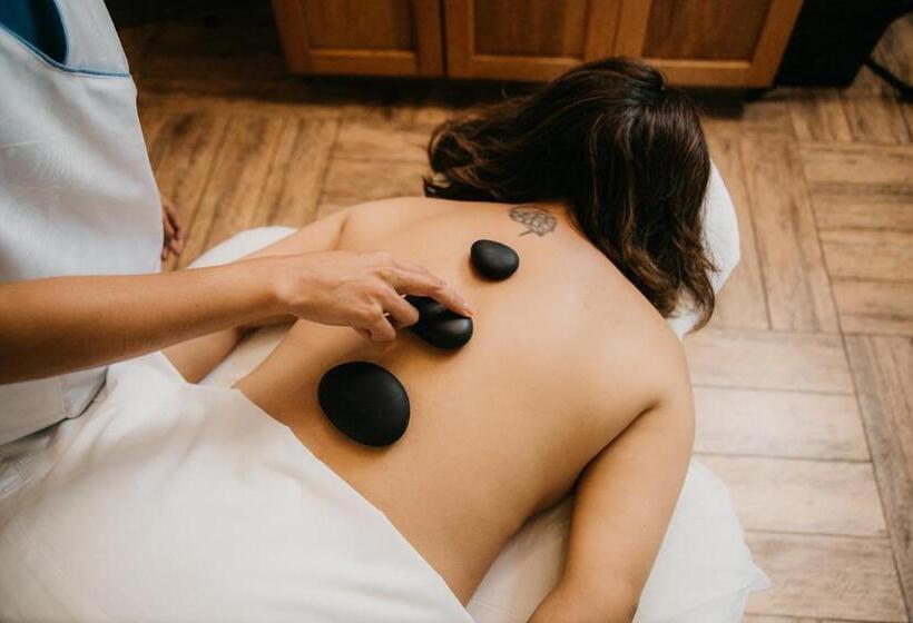 Arahuana Jungle Resort & Spa