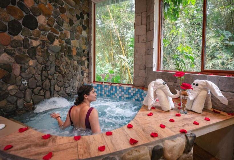 Arahuana Jungle Resort & Spa