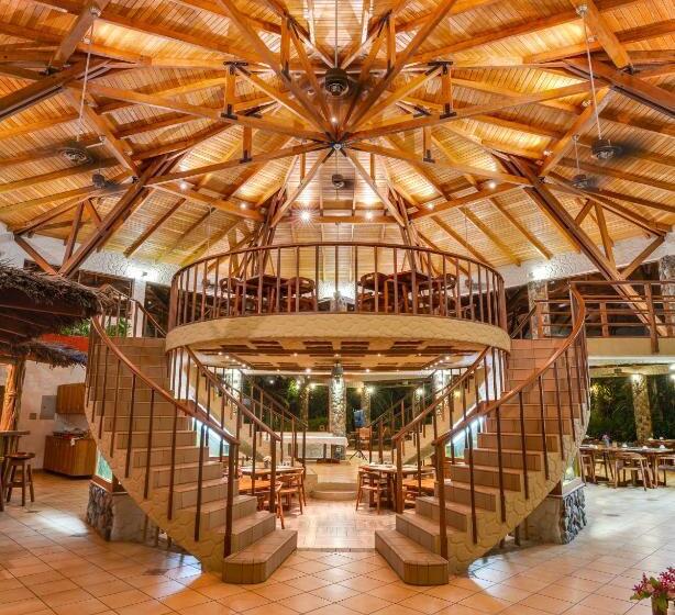 Arahuana Jungle Resort & Spa