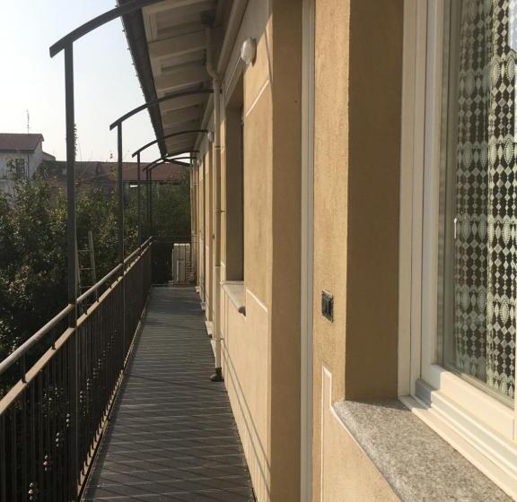 B & B La Guesthouse