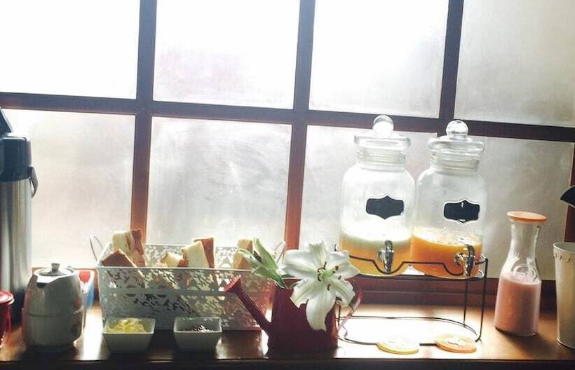 Blacky Hostel And Apartments