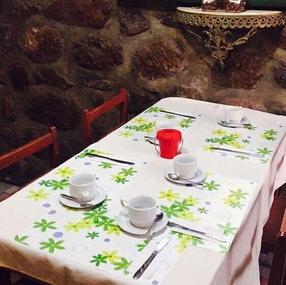 Blacky Hostel And Apartments