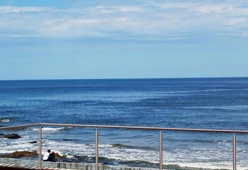 Alevines Playa El Emir Hostel & Suites