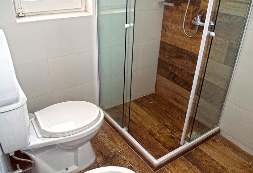 Alevines Playa El Emir Hostel & Suites