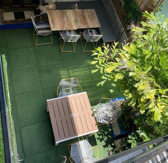 Hostel La Antigua Capsula