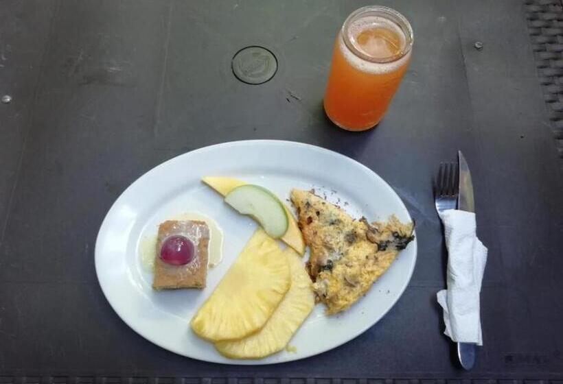 Hostel La Antigua Capsula