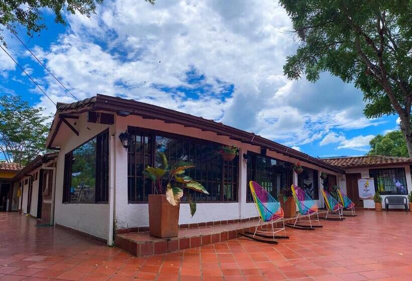 هتل Campestre La Trinidad