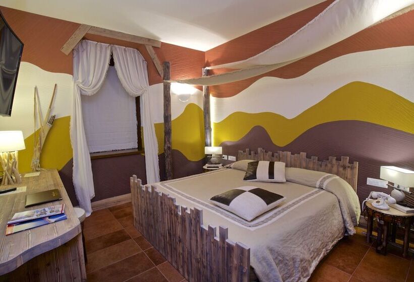هتل Design Suite Tirano