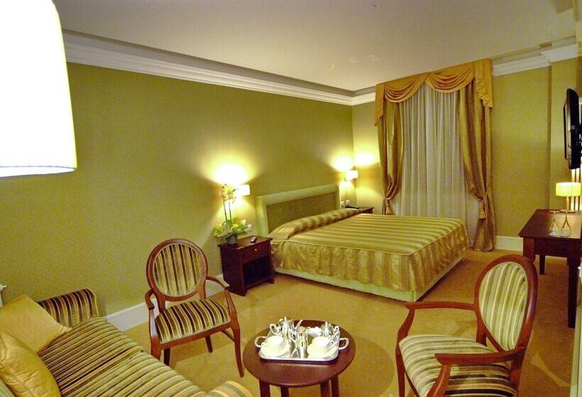 هتل Design Suite Tirano