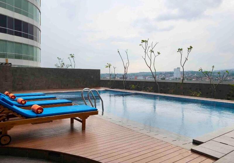 Harris Hotel Sentraland