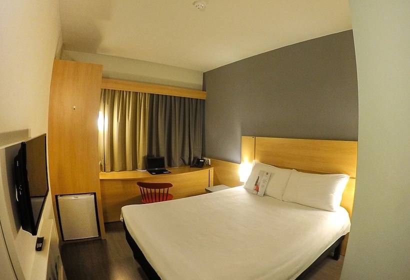 Отель Ibis Montenegro