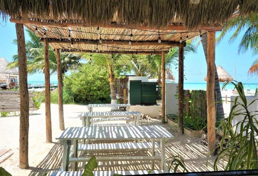 Отель La Diosa Kali Beach Front