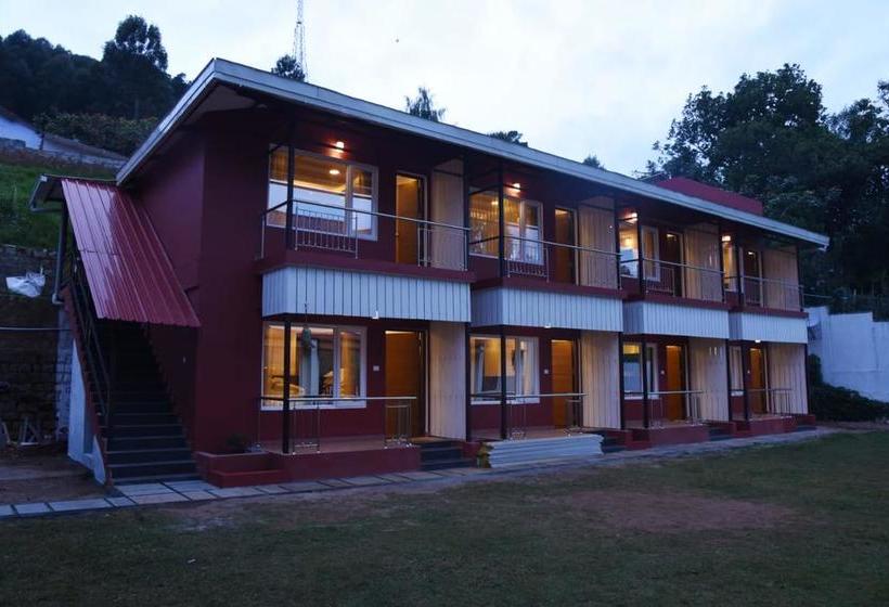 Отель Lakshmi Holiday Inn