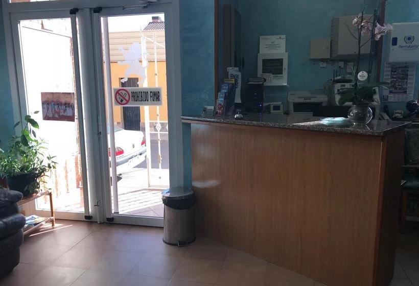 هتل Los Leones, El Más Cercano A Warner