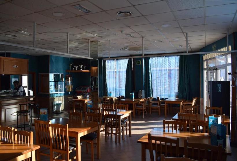 هتل Los Leones, El Más Cercano A Warner