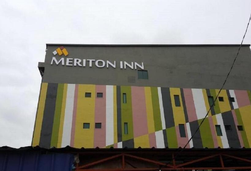 هتل Meriton Inn
