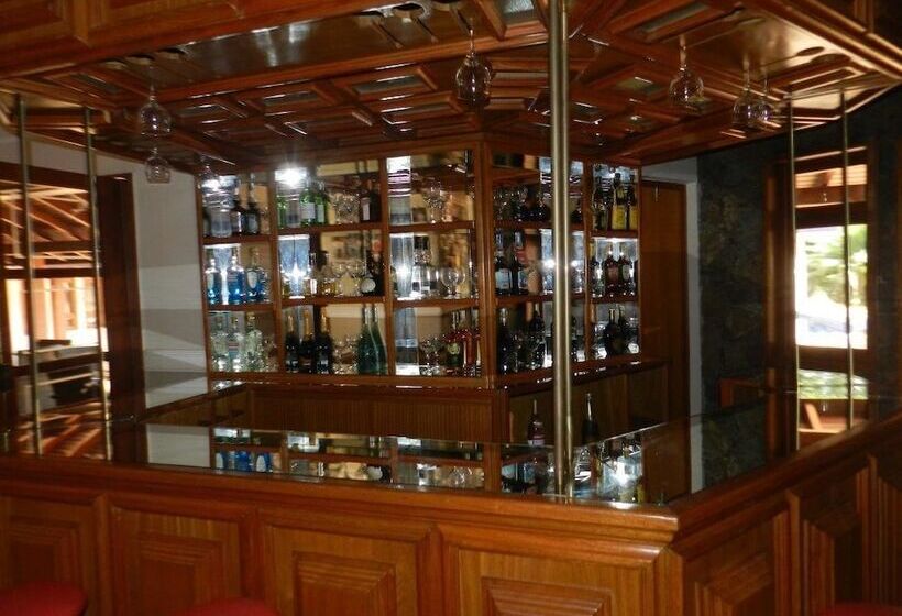 호텔 Paradise Inn