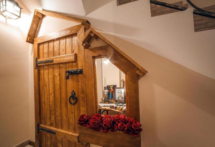 בית מלון כפרי Royal House