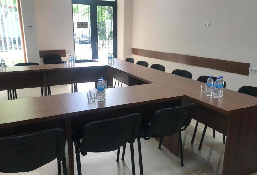 בית מלון כפרי Royal House