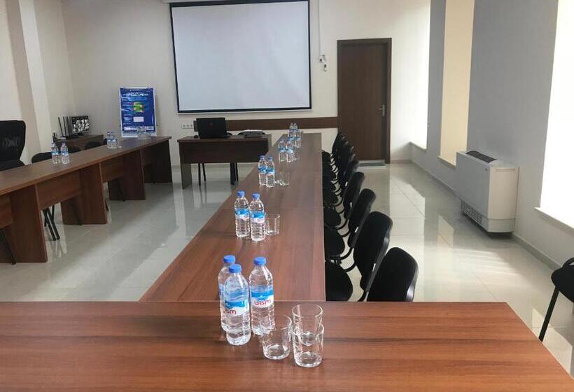 בית מלון כפרי Royal House