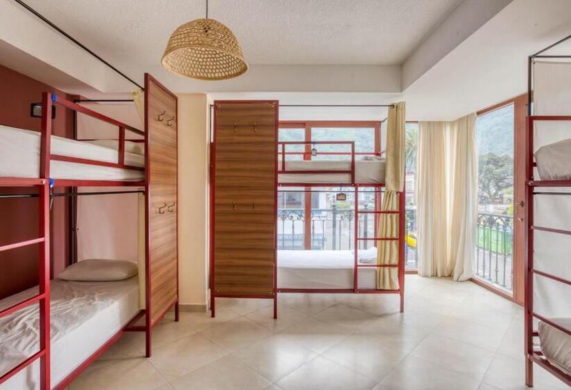 בית מלון כפרי Socialtel Baños   Formerly Selina Baños