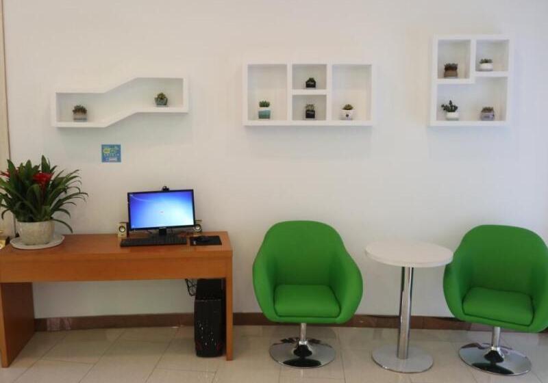 ホテル Vatica Qingdao Licang Xiazhuang Hexie Plaza