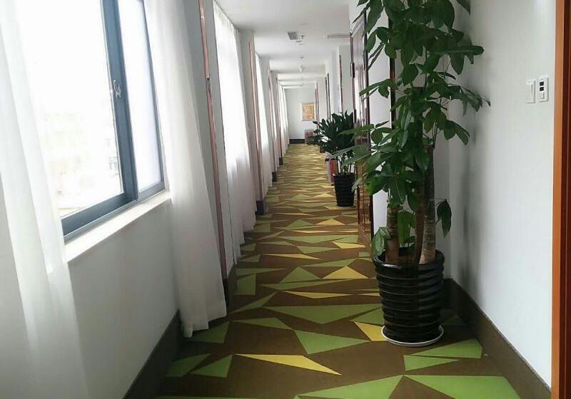 ホテル Vatica Qingdao Licang Xiazhuang Hexie Plaza