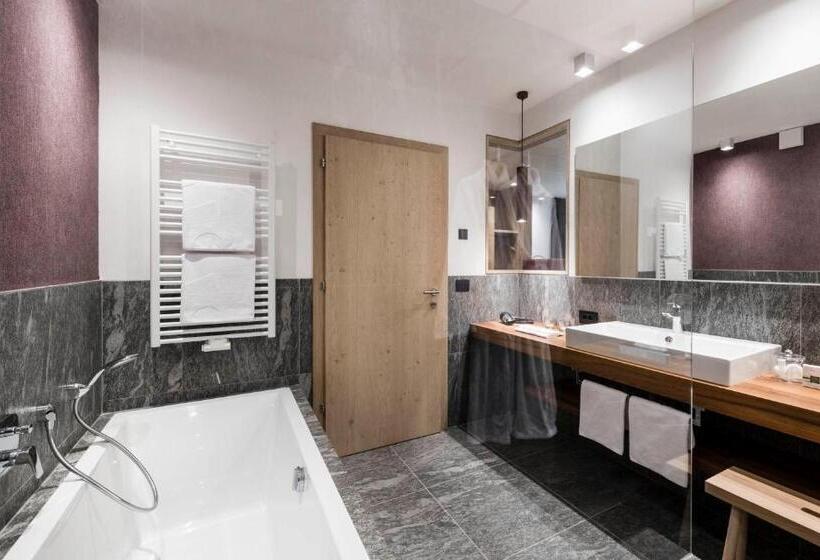 Отель Vinea The Living Experience