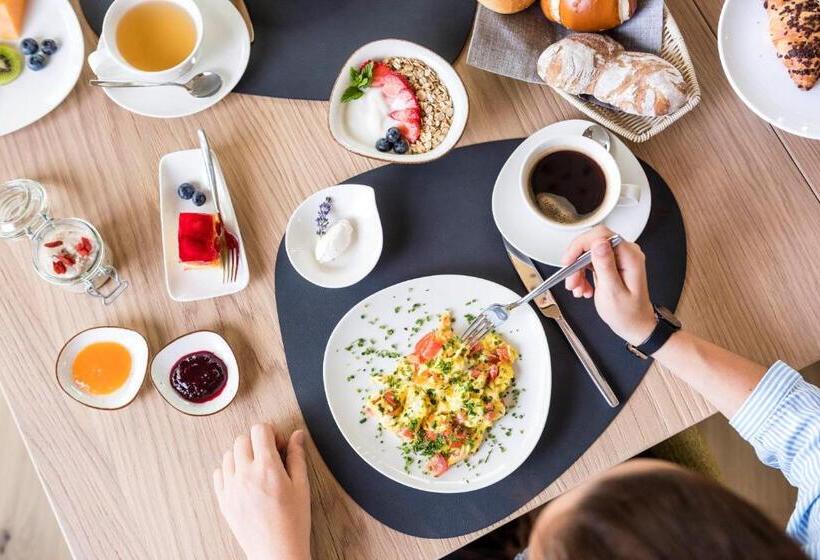 Отель Vinea The Living Experience