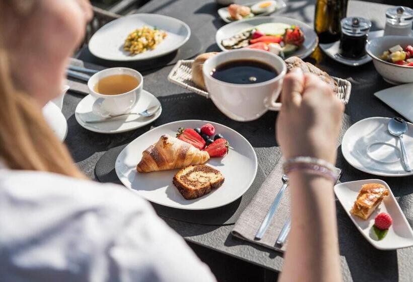 Отель Vinea The Living Experience