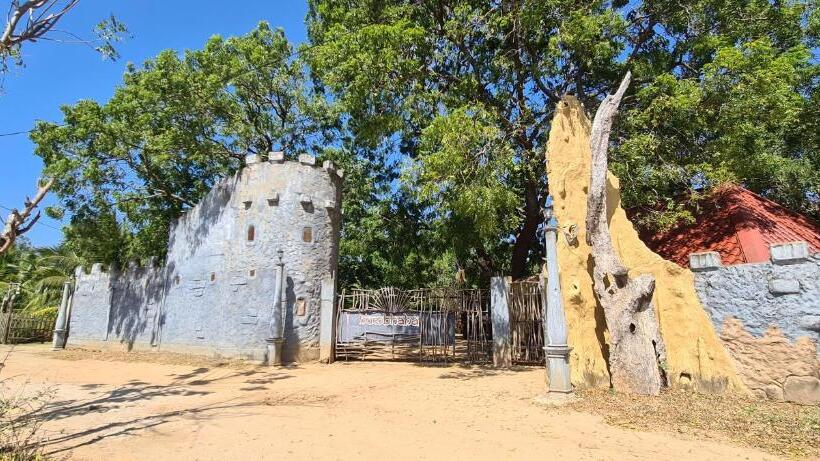 Humbhaha Jungle Yala Nature Eco Resort