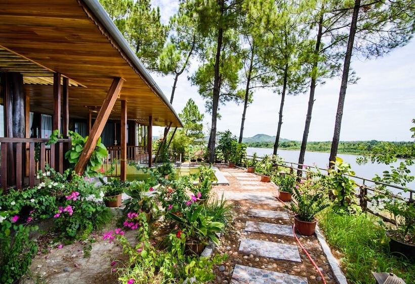 Sankofa Village Hill Resort And Spa