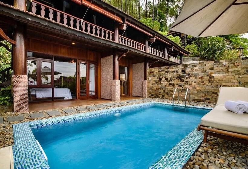 Sankofa Village Hill Resort And Spa