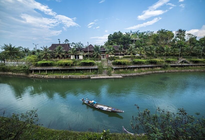 Sankofa Village Hill Resort And Spa