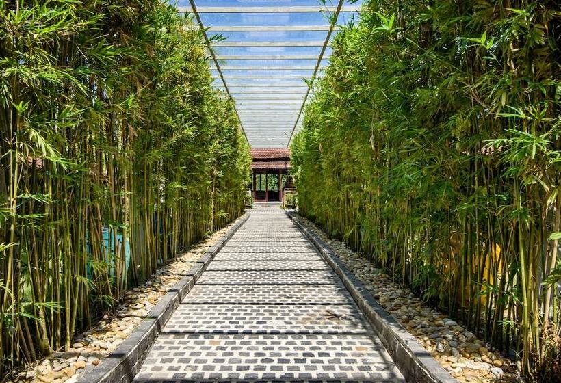 Sankofa Village Hill Resort And Spa