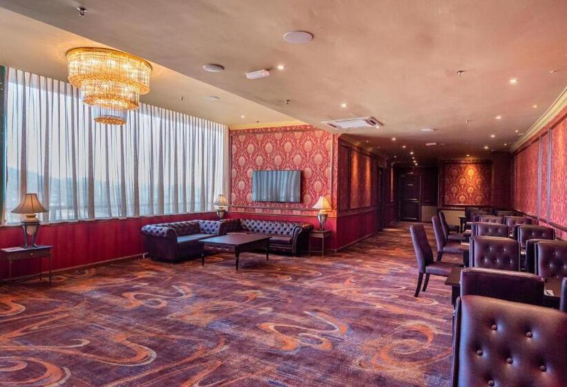 Tasik Villa International Resort