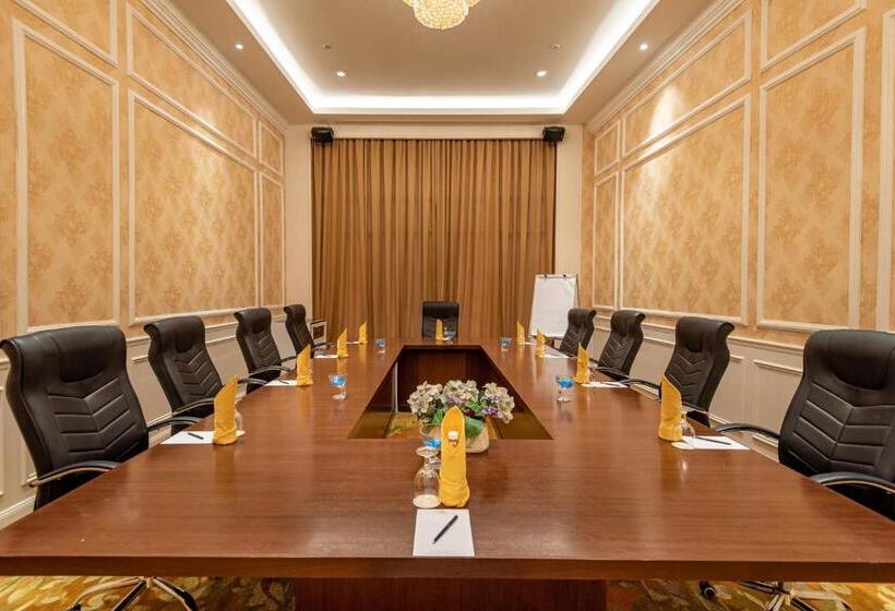 Tasik Villa International Resort