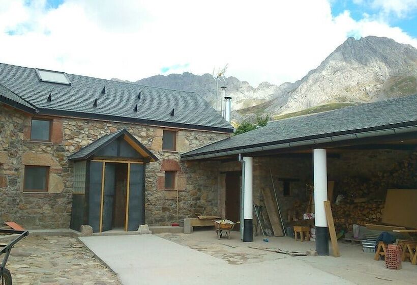 Albergue El Rebezo