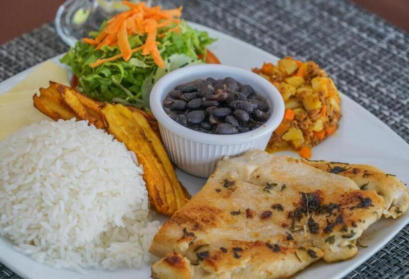 Hospedaria Heliconias Rainforest Lodge