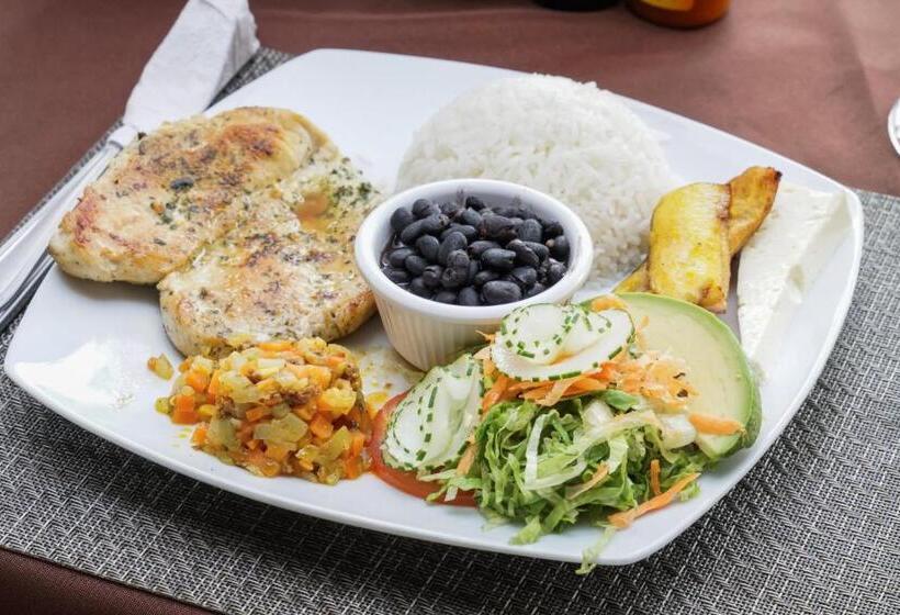 Hospedaria Heliconias Rainforest Lodge